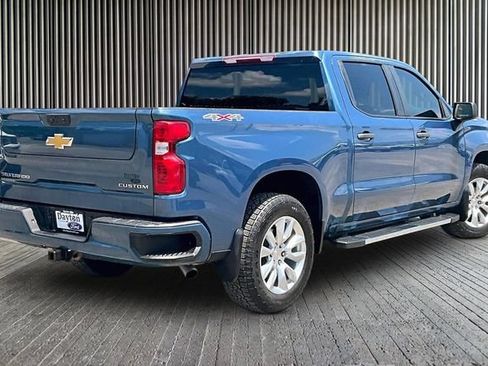 Used 2024 Chevrolet Silverado 1500 Custom AWD/4WD image 2