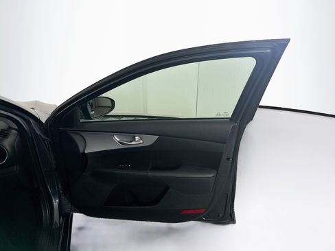 Used 2024 Kia Forte LXS FWD image 30