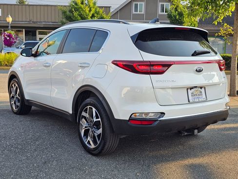 Used 2022 Kia Sportage EX AWD/4WD image 7