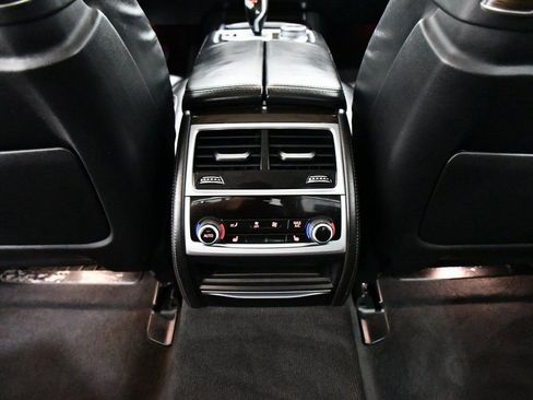 Used 2022 BMW 740i xDrive w/ Premium Package image 17