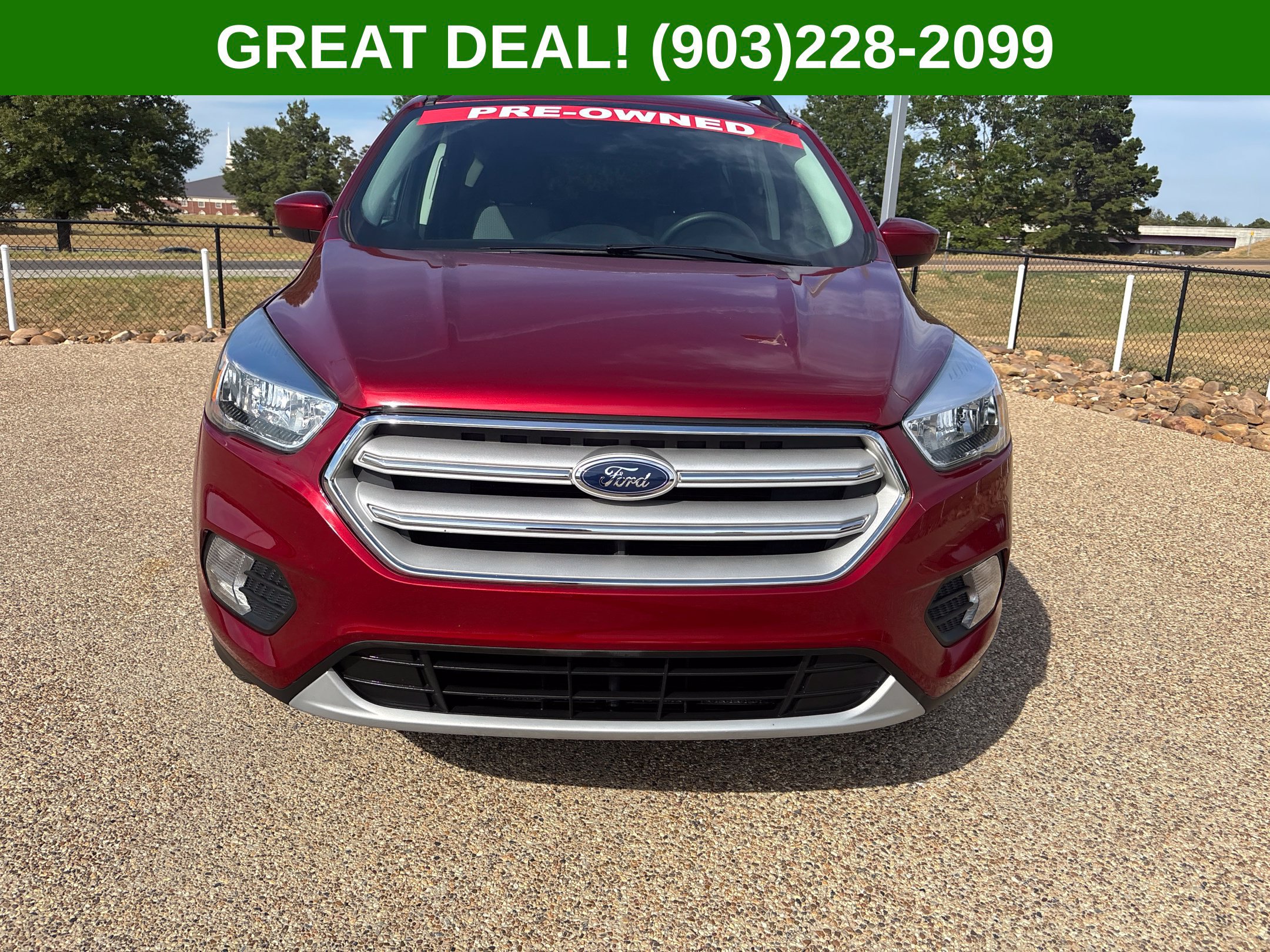 Used 2018 Ford Escape SE FWD image 2