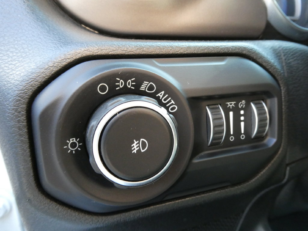 Used 2018 Jeep Wrangler Unlimited Sport S AWD/4WD image 24