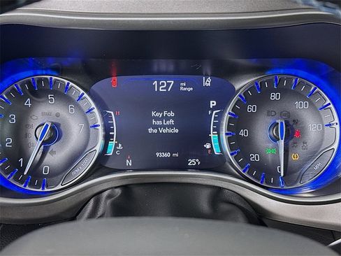 Used 2021 Chrysler Pacifica Touring w/ Cold Weather Group image 12