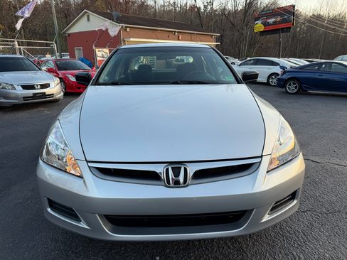 Used 2006 Honda Accord VP image 2