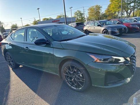 New 2025 Nissan Altima 2.5 SR image 3