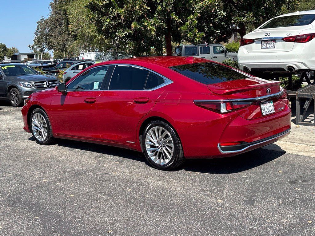 Used 2019 Lexus ES 300h w/ Accessory Package 2 FWD image 6