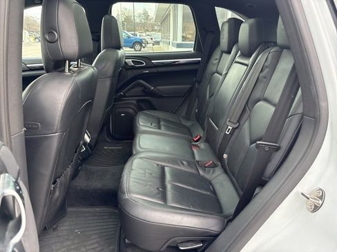 Used 2014 Porsche Cayenne image 17
