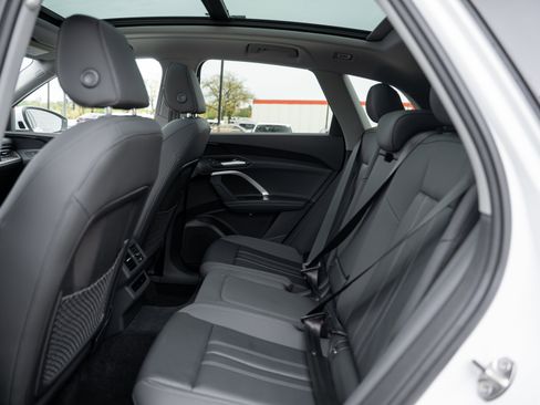 Certified 2025 Audi Q5 Premium w/ Convenience Package AWD/4WD image 12