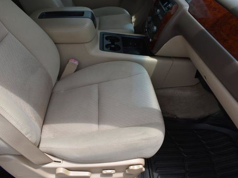 Used 2013 Chevrolet Avalanche LS RWD image 27
