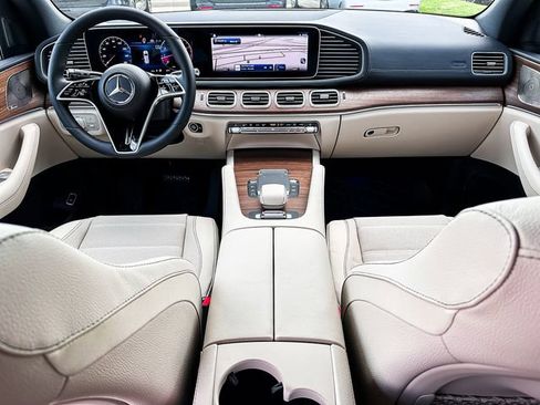 Certified 2025 Mercedes-Benz GLS 450 4MATIC image 20