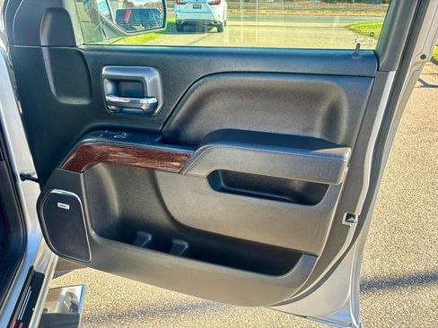 Used 2018 GMC Sierra 1500 SLT w/ SLT Premium Package image 10