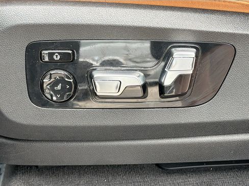 Used 2022 BMW X5 sDrive40i w/ M Sport Package RWD image 24