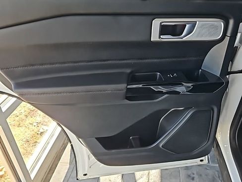 Used 2022 Ford Explorer Platinum w/ Equipment Group 601A image 23