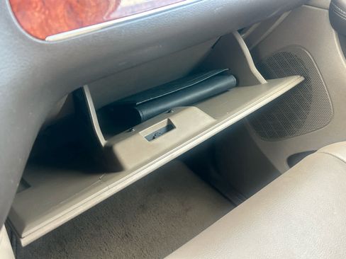 Used 2015 Chrysler Town & Country Touring w/ Driver Convenience Group image 40