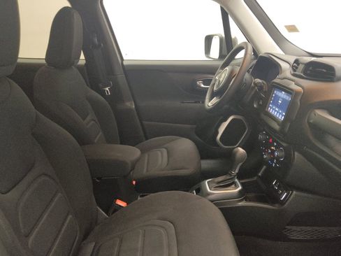 Used 2021 Jeep Renegade Latitude FWD image 21