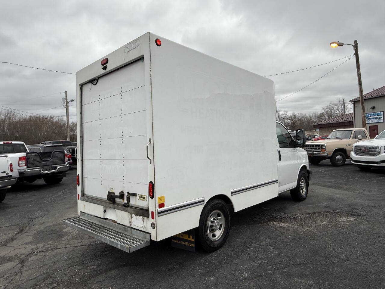 Used 2021 Chevrolet Express 3500 w/ Power Convenience Package RWD image 4