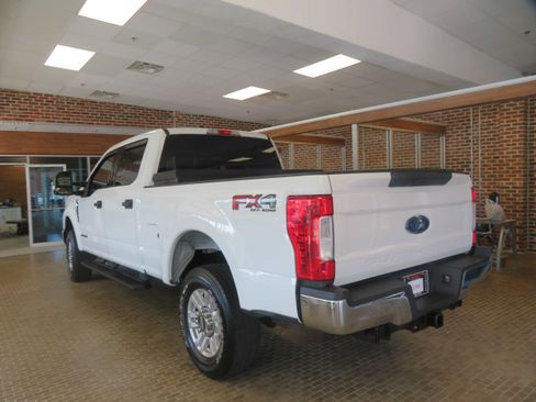 Used 2019 Ford F250 XLT w/ FX4 Off-Road Package AWD/4WD image 75