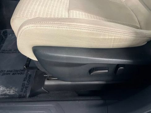 Used 2022 Subaru Ascent Premium w/ Convenience Package AWD/4WD image 28