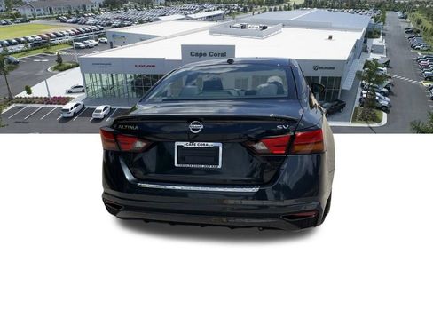 Used 2022 Nissan Altima 2.5 SV FWD image 6
