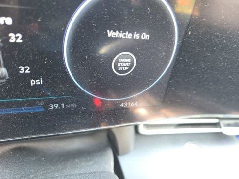 Used 2023 Hyundai Elantra SEL w/ Convenience Package FWD image 5