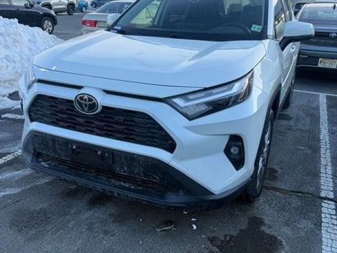 Used 2022 Toyota RAV4 XLE Premium image 13