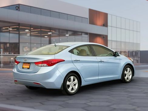 Used 2013 Hyundai Elantra GLS w/ Preferred Pkg FWD image 9
