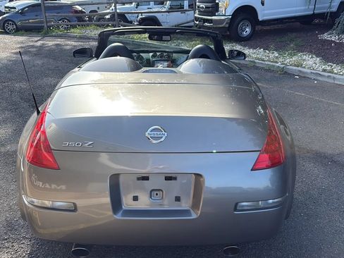 Used 2007 Nissan 350Z Touring RWD image 49