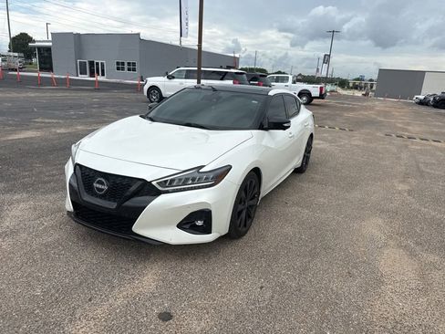 Used 2023 Nissan Maxima SR w/ Sport Mat Group FWD image 5