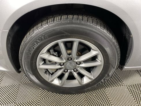Used 2016 Dodge Grand Caravan SE FWD image 9