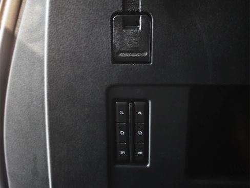 Used 2021 Ford Expedition Limited image 11