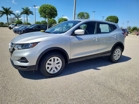 Used 2020 Nissan Rogue Sport S image 8