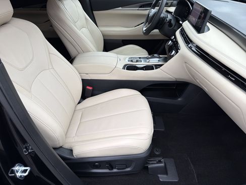 Used 2025 INFINITI QX60 Luxe image 13