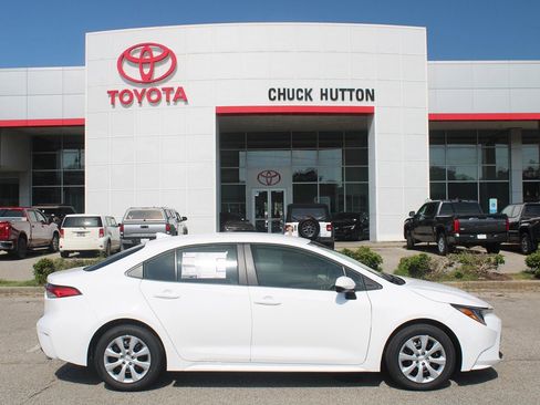 Used 2026 Toyota Corolla LE FWD image 9