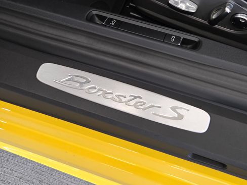 Certified 2024 Porsche 718 Boxster S RWD image 15