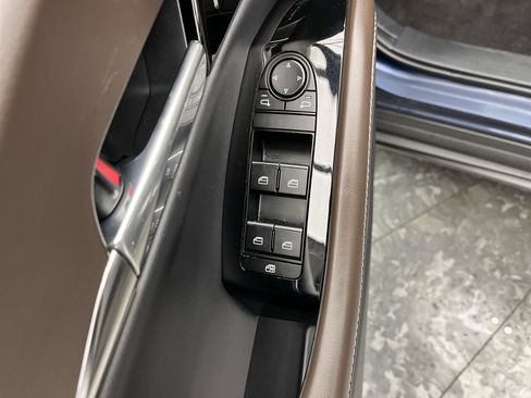 Certified 2025 MAZDA CX-30 2.5 Turbo w/ Premium Plus Pkg image 9