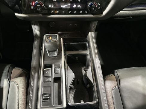 Used 2024 Nissan Pathfinder Platinum image 22