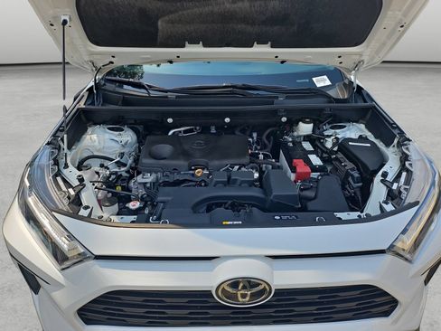 Used 2023 Toyota RAV4 LE AWD/4WD image 32