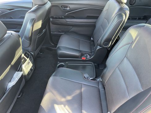 Used 2022 Honda Pilot Black Edition image 18