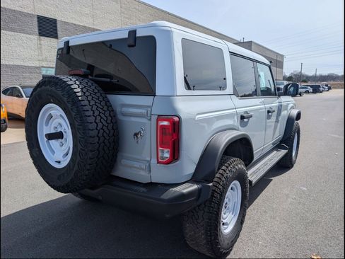 New 2026 Ford Bronco Heritage Edition image 3