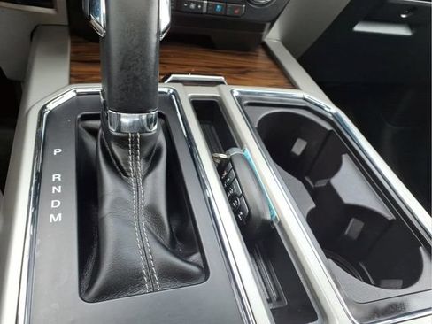 Used 2019 Ford F150 Lariat w/ Equipment Group 502A Luxury AWD/4WD image 21