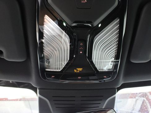 Used 2025 BMW X5 xDrive50e AWD/4WD image 30