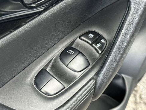 Used 2022 Nissan Rogue Sport SV w/ Technology Package image 22