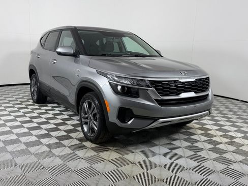 Used 2021 Kia Seltos LX AWD/4WD image 3