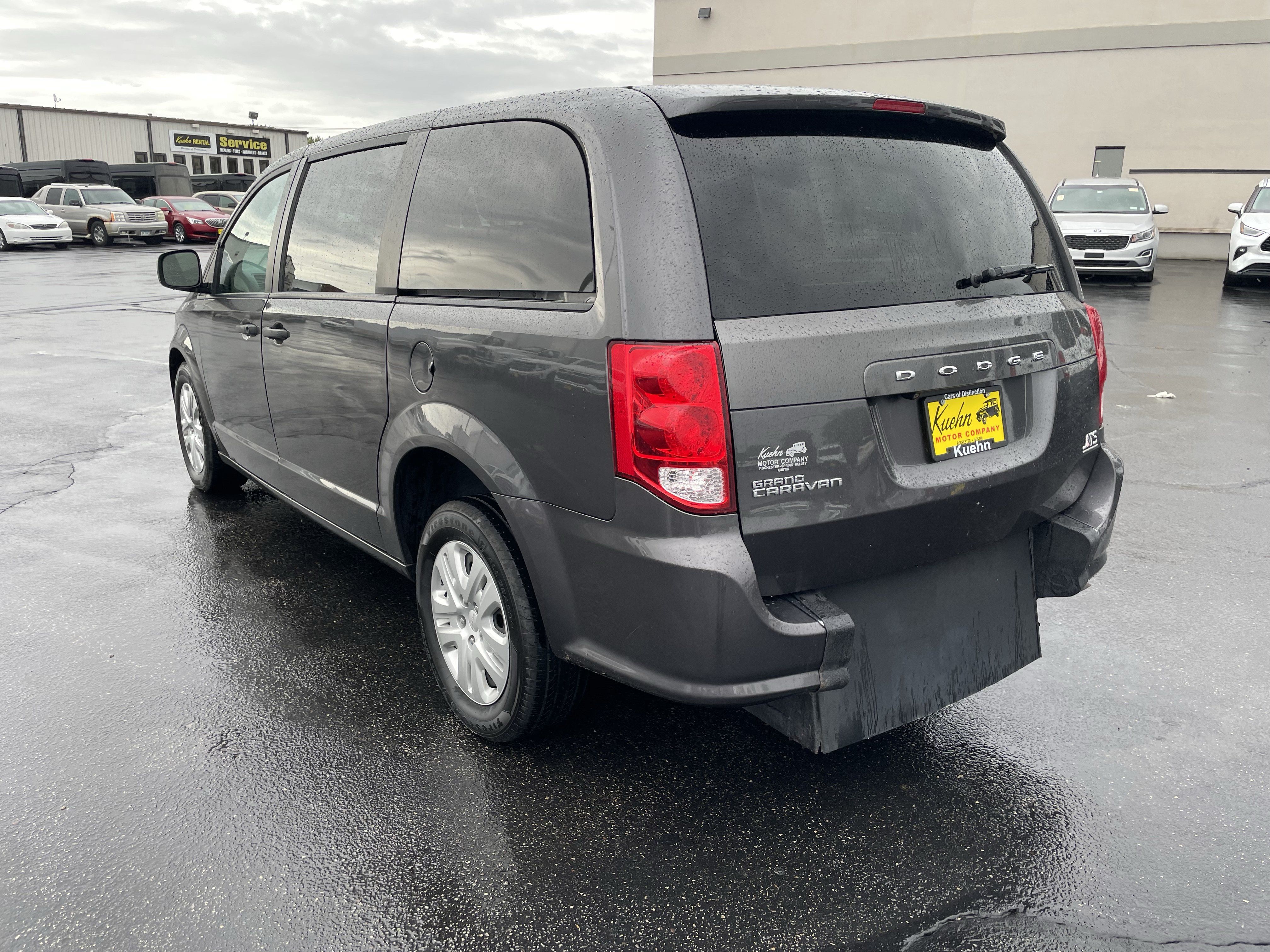 Used 2020 Dodge Grand Caravan SE FWD image 6