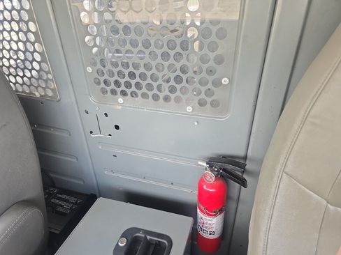 Used 2015 Chevrolet Express 2500 RWD image 26