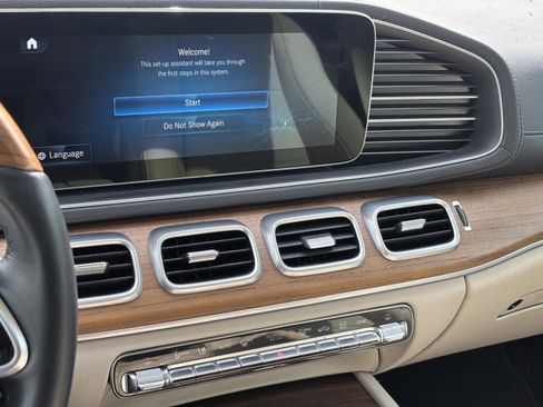 Used 2023 Mercedes-Benz GLS 580 4MATIC image 10