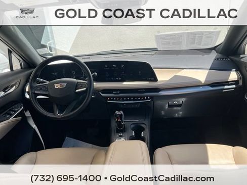 Certified 2024 Cadillac XT4 Luxury w/ Cold Weather Package FWD image 10