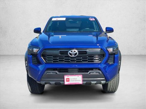 Certified 2025 Toyota Tacoma TRD Off-Road AWD/4WD image 2