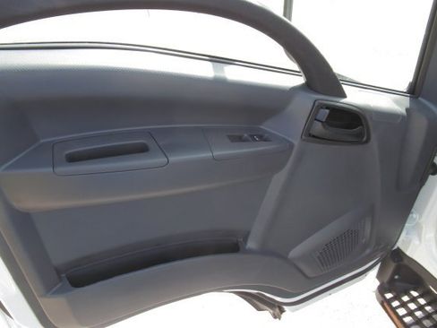 New 2025 Chevrolet Low Cab Forward image 10