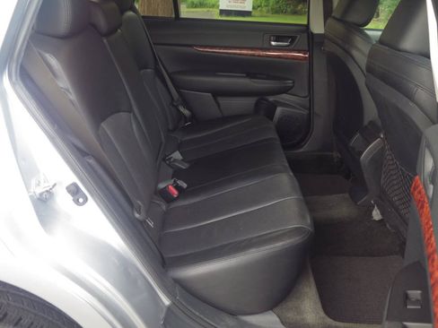 Used 2012 Subaru Outback 2.5i Limited AWD/4WD image 13